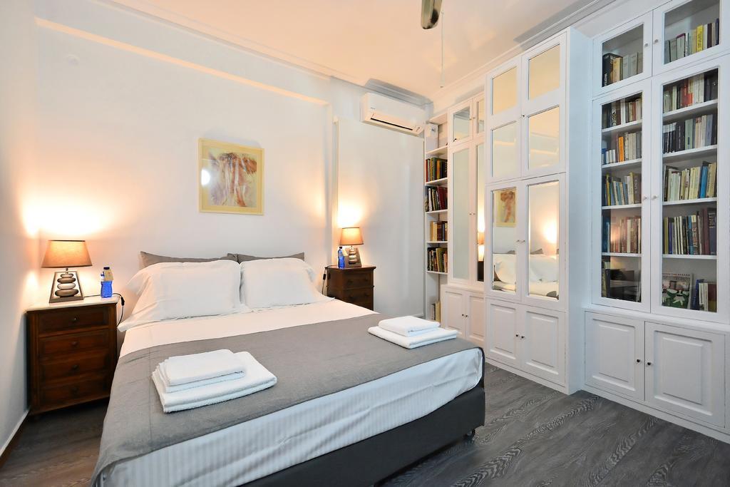 Plaka Elegant Apartment Atene Esterno foto