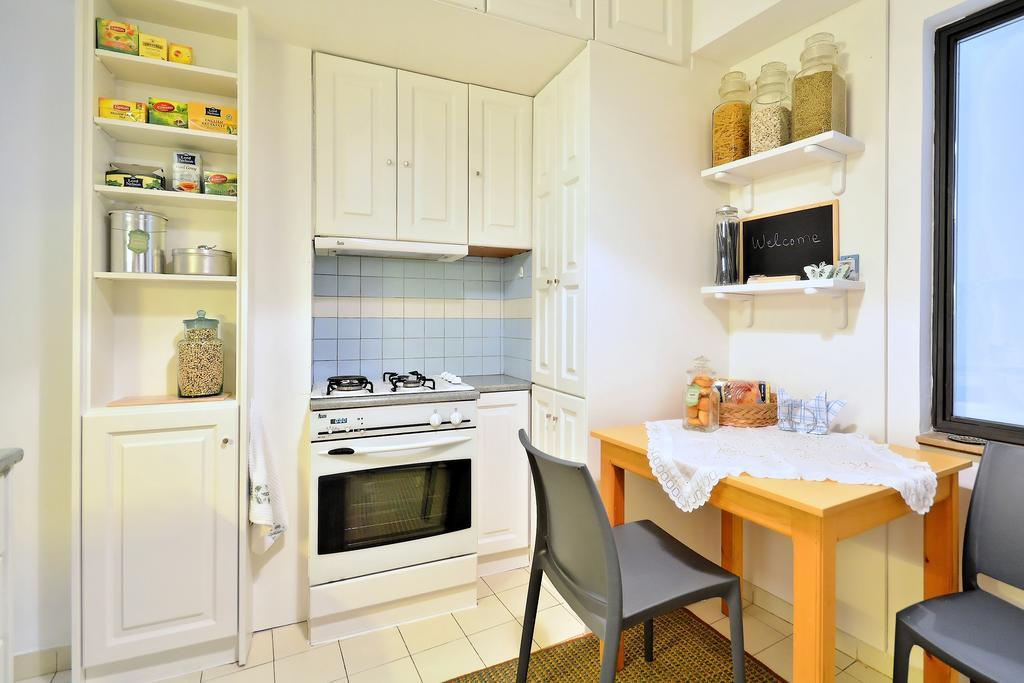 Plaka Elegant Apartment Atene Esterno foto