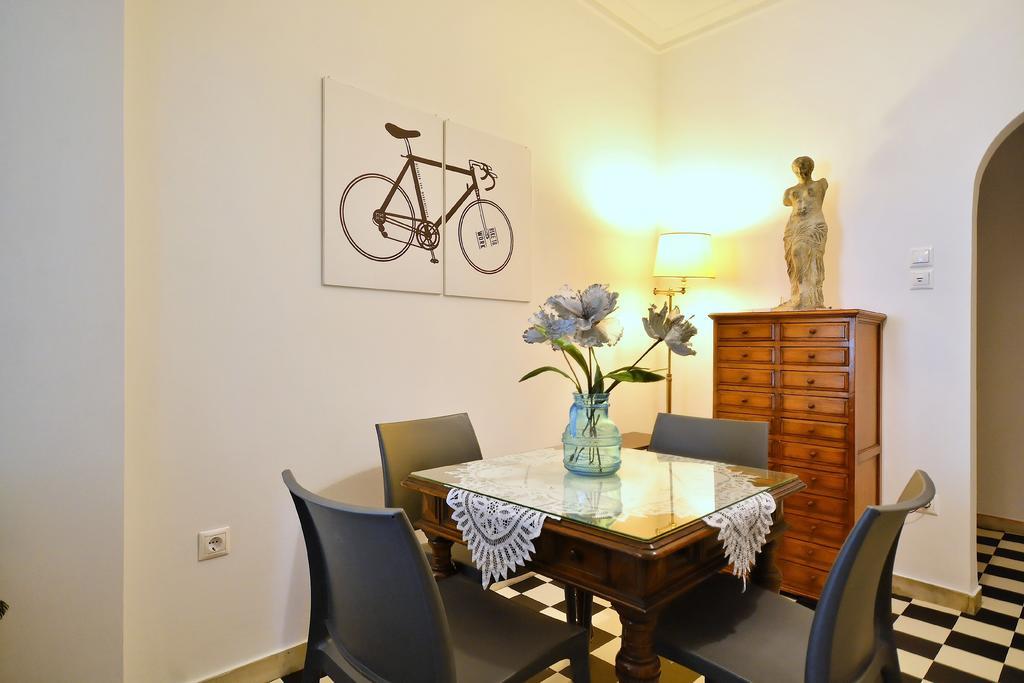 Plaka Elegant Apartment Atene Esterno foto