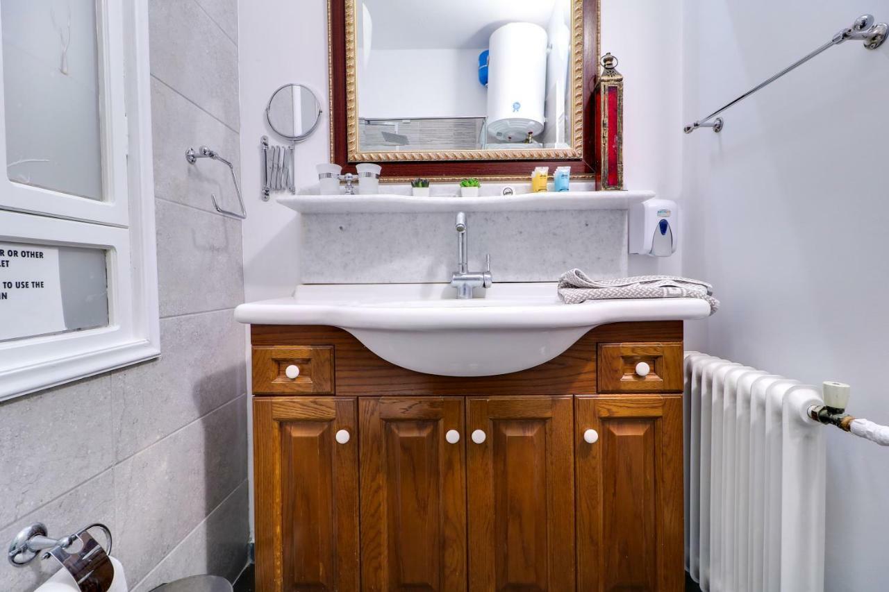 Plaka Elegant Apartment Atene Esterno foto